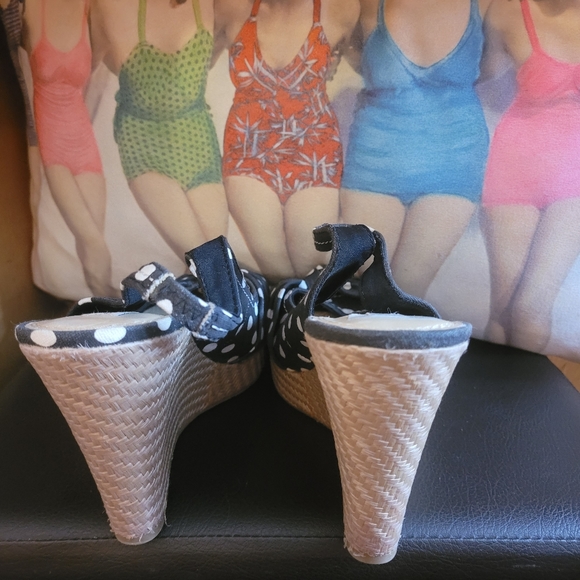 Wedges - Picture 5 of 5